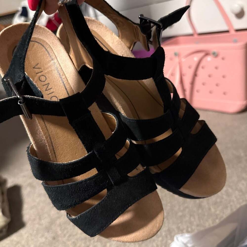 Vionic Tawny Women's Black Suede Strappy Wedge Heel Sandals 7.5